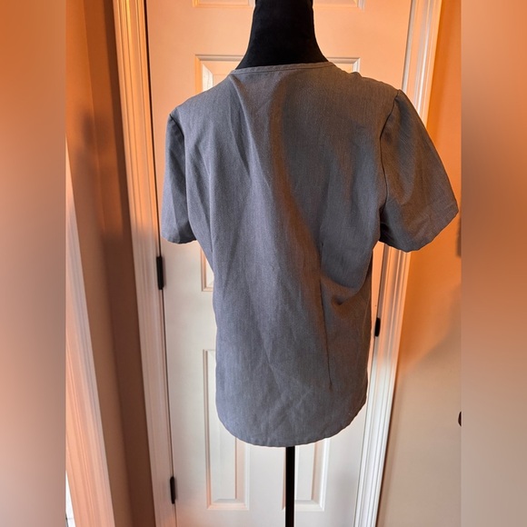 Figs Graphite Gray Catarina One Pocket Short Sleeve Women's Scrub Top - Picture 10 of 10